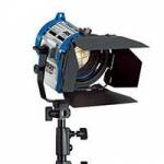 ARRI L3.79200.B (L379200B) Junior 300 Plus 300W Fresnel Lamphead (spotlight) c/w barn doors, in-line switch ARRI L3.79200.B (L379200B) Junior 300 Plus 300W Fresnel Lamphead (spotlight) c/w barn doors, in-line switch